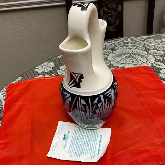 MESA VERDE POTTERY HAND PAINTED WEDDING VASE - Picture 3 of 6